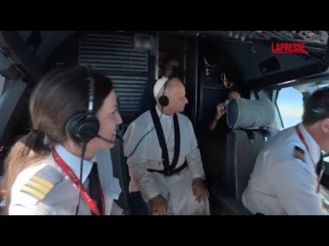 Spagna, il Papa con i piloti sul volo Madrid-Barcellona: il messaggio ai passeggeri