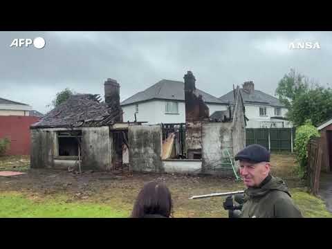 Belfast, casa bruciata nella seconda notte di violenze a nord della città