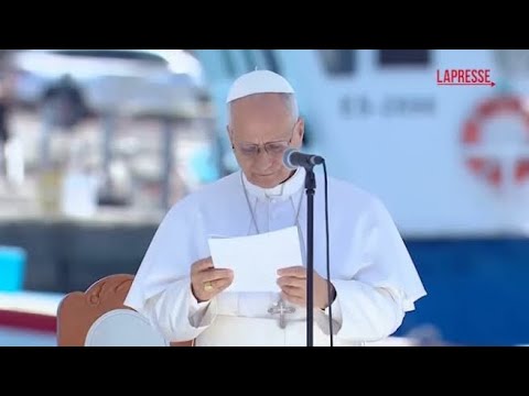 Migranti, il Papa alle Canarie: «La dignità umana non ha passaporto»