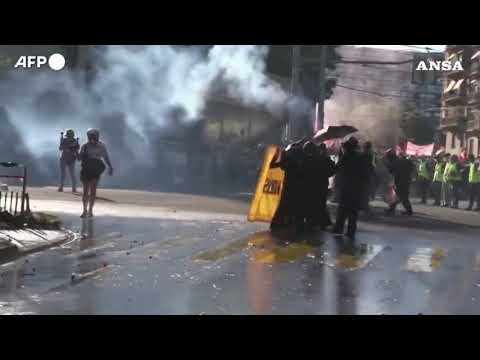 Scontri a Ginevra tra manifestanti e polizia al corteo ‘No G7’