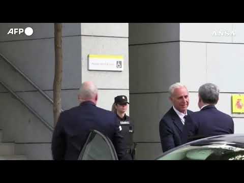 Madrid, leggera contestazione per Zapatero al suo arrivo in tribunale