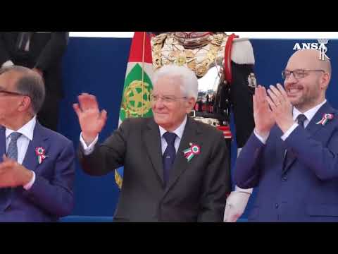 2 giugno, Mattarella assiste alla Rivista militare