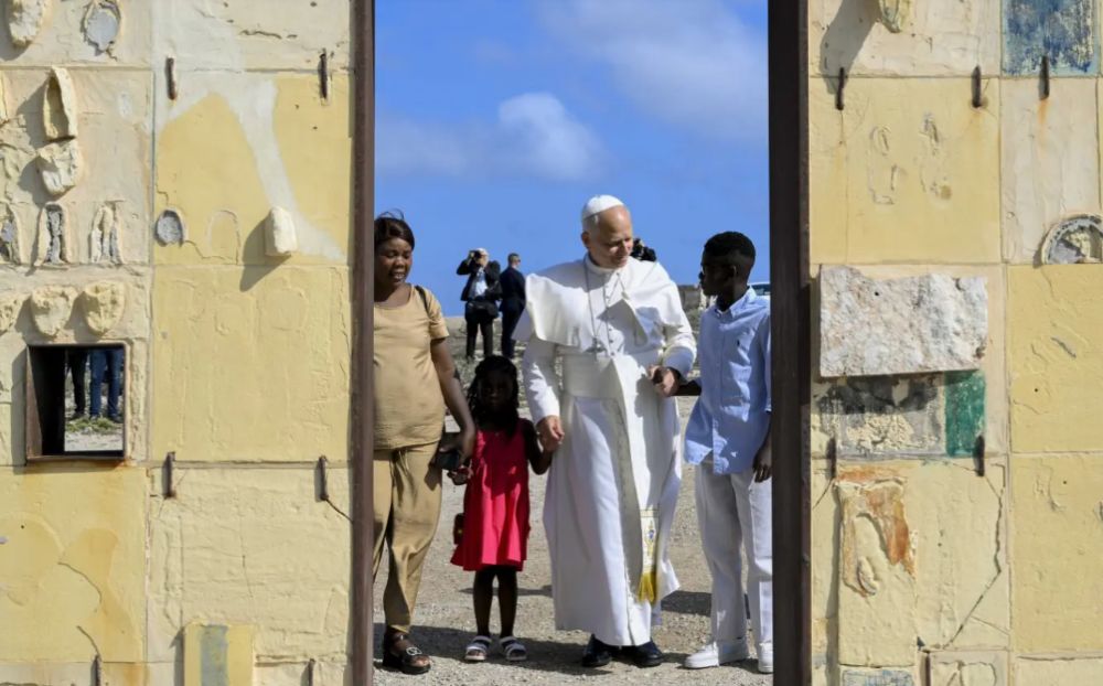Papa Leone XIV “L’Europa affronti la crisi migratoria in modo organico”