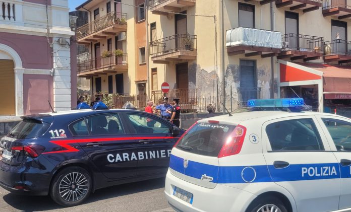 Insegue il fratello e lo uccide a colpi di mannaia nel Catanese, arrestato