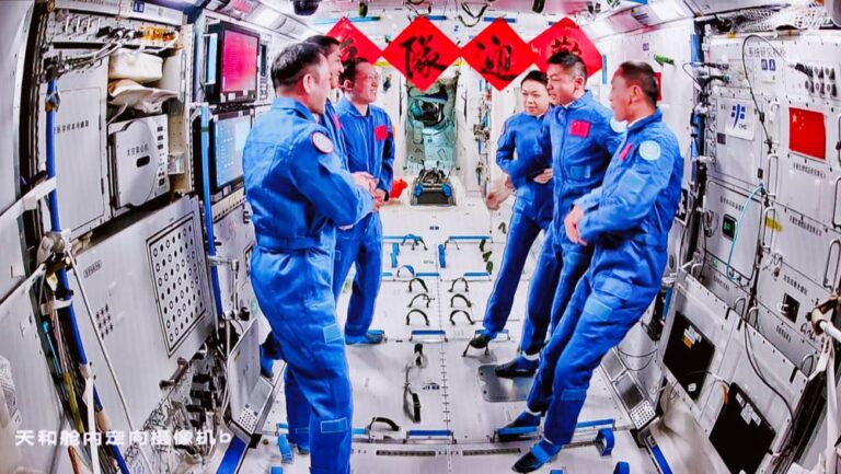 Cina, nuovi esperimenti scientifici per la stazione spaziale Shenzou-23