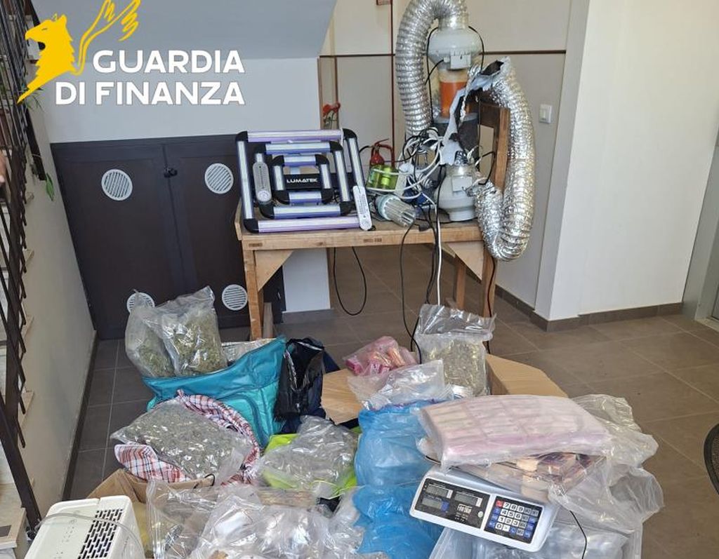Trovati con 100 kg di droga tra hashish e marijuana, tre arresti nel catanese