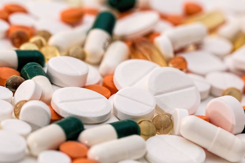 Farmaci, l’ipotesi di revisione del prontuario preoccupa la filiera e la politica