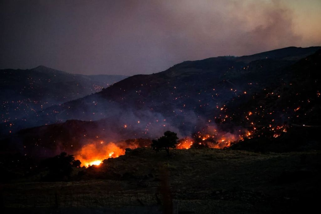 Grecia, situazione critica a Creta per gli incendi con 8 mila evacuati