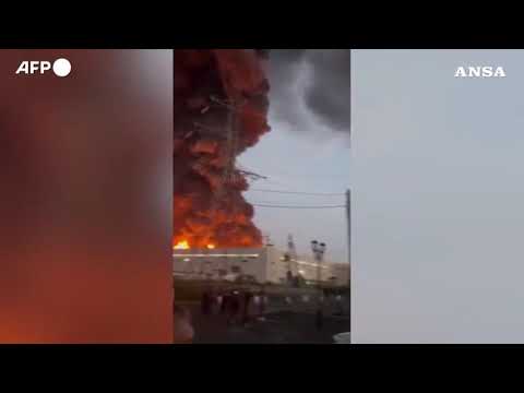 Russia, due centri logistici in fiamme dopo attacchi con droni ucraini