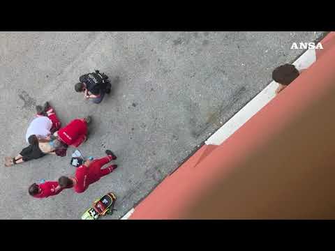 In video la rianimazione di Fakir, “legato e volto marrone per lo spray”