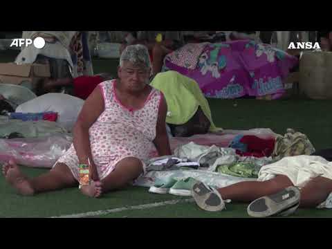 In Venezuela si aggrava la crisi degli sfollati, lunghe code per cibo e cure