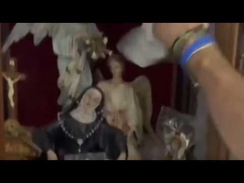Milano, 29enne nascondeva la cocaina in casa in un altarino dietro le statuette religiose: arrestato