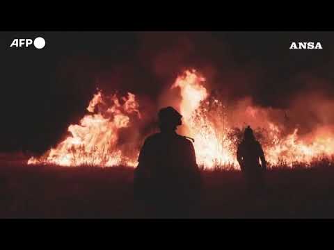 Spagna, continua la battaglia contro gli incendi: migliaia di evacuati