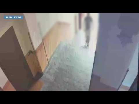 Milano, segue il custode dentro il palazzo e lo accoltella. Poco prima aveva molestato una ragazza