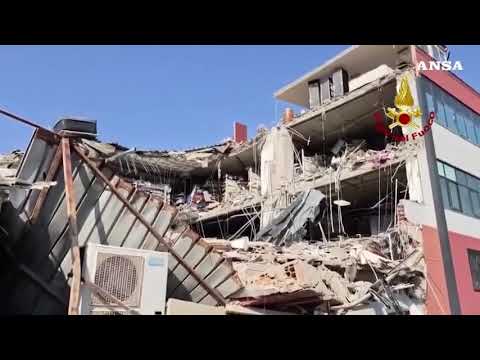 Messina, crolla una palazzina: almeno cinque feriti gravi