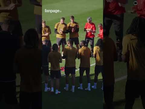 In cerchio intono alla maglia numero 6: così il Milan omaggia la memoria del capitano Franco Baresi