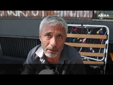 Spin Time, i residenti dormono in strada: “Preoccupati per casa e lavoro”