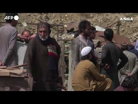 Esplosione in una miniera di carbone in Pakistan, almeno 34 vittime