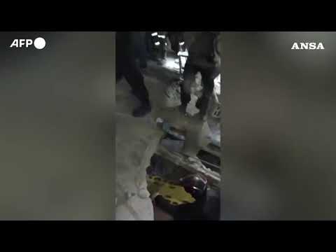 Venezuela, soccorritori continuano le ricerche tra le macerie a Caraballeda