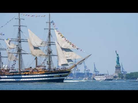 L’Amerigo Vespucci alla parata a New York sul fiume Hudson per le celebrazioni del 4 luglio