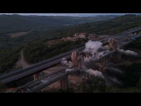 Il video della demolizione del viadotto San Lorenzo: il boato e il crollo controllato con 89 kg d…