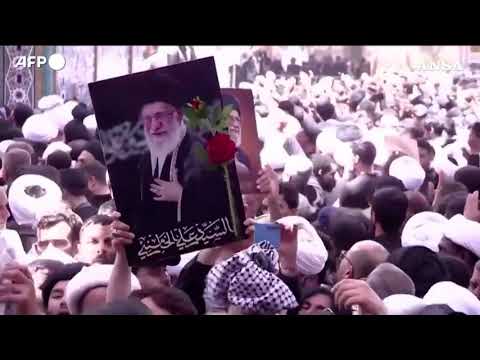 Iraq, corteo funebre di Khamenei arriva al santuario dell’Imam Ali a Najaf