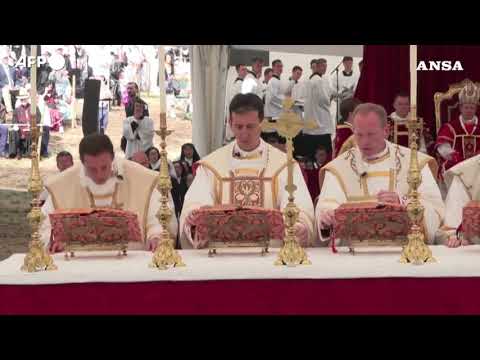 Chiesa cattolica, i lefebvriani consacrano i nuovi vescovi: è scisma