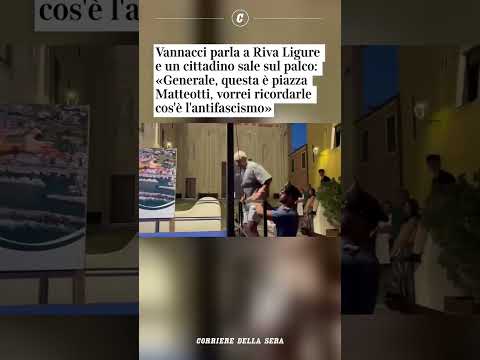 Vannacci parla a Riva LIgure e un cittadino sale sul palco: “Questa è piazza Matteotti, vorrei…