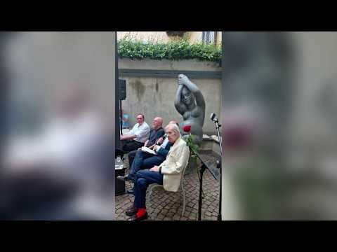 Vittorio Sgarbi alla mostra di Wainer Vaccari a Bergamo: il mistero, la bellezza, gli «omini»