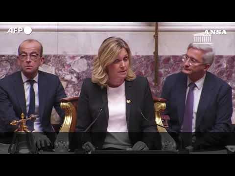Francia, il Parlamento approva definitivamente legge sul fine vita
