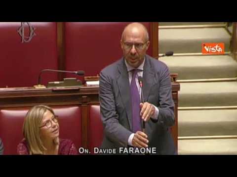Dibattito interrotto da ingresso Ministra Roccella in Aula, l’applauso alla Camera