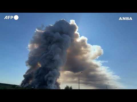 Droni ucraini colpiscono due centri logistici in Russia: 8 morti e 24 feriti