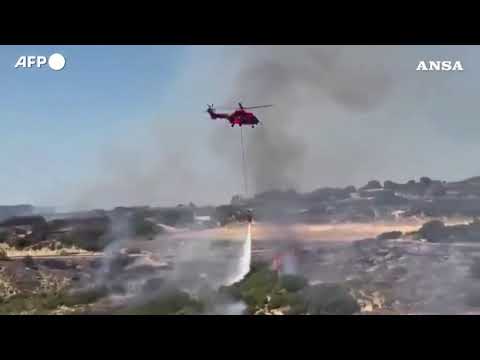Maxi incendi in Spagna, in azione esercito e vigili del fuoco