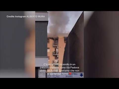 Incendio in un edificio a Milano: due morti. Le immagini delle fiamme che avvolgono l’appartamento