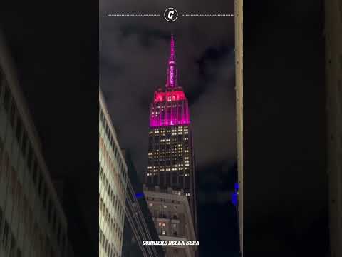 L’Empire State Building si colora di rosa per ricordare Dolly Parton, la regina del country