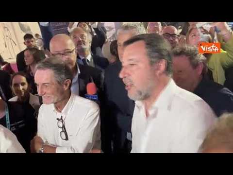 Stretta di Mano tra Salvini e Fontana (Lombardia) al padiglione del Mit al Meeting di Rimini