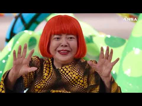 Giappone, addio a Yayoi Kusama. Era la “regina dei pois”