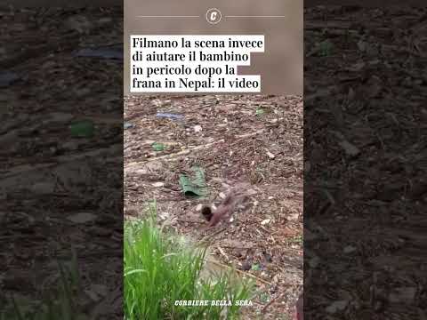 Filmano la scena invece di aiutare il bambino in pericolo dopo la frana in Nepal: il video