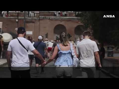 Caldo a Roma, informazioni e acqua gratis per i turisti