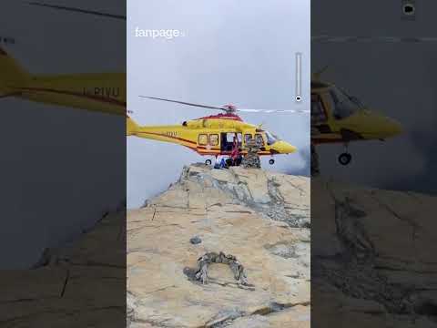 Alpinista colpito da una scarica di sassi, recuperato in quota