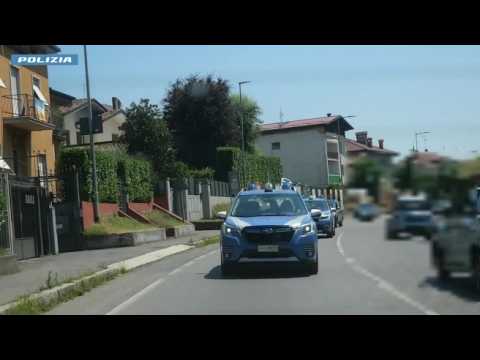 Bergamo, la Polizia di Stato rinviene involucri di cocaina e contanti all’interno del bar