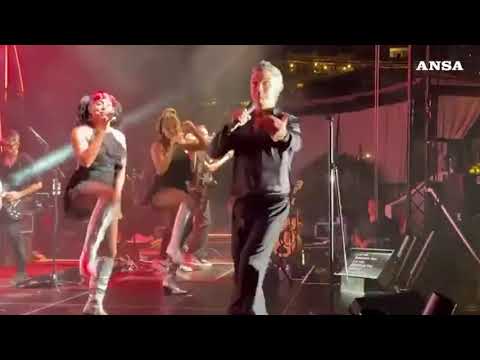 L’energia di Robbie Williams infiamma la Costa Smeralda