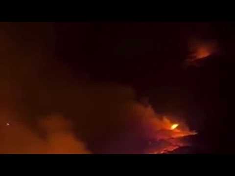 Etna in eruzione: il video della spettacolare colata di lava vista dall’alto