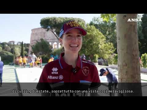 Curling con vista Colosseo, uno sport invernale sfida il caldo di Roma