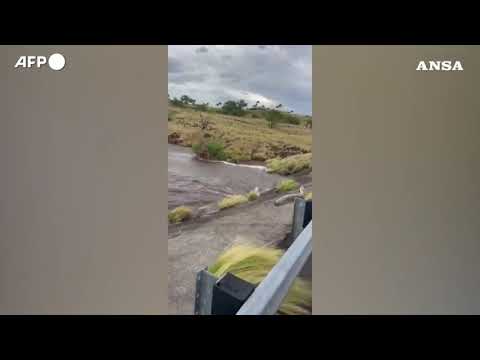 Hawaii, passaggio dell’uragano Lala: forti piogge e allagamenti