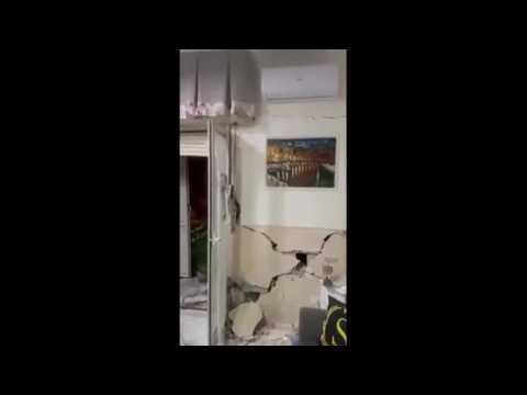 I danni in una casa a Pozzuoli per il terremoto