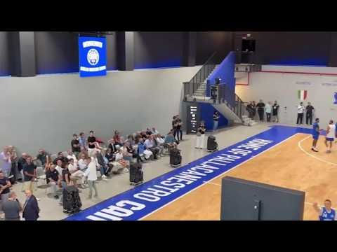 La Pallacanestro Cantù è di nuovo a Cantù: primo giorno di allenamenti nel nuovo palasport