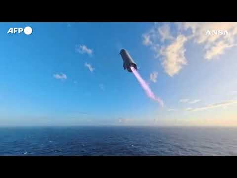 SpaceX, lo spettacolare atterraggio in mare della Starship