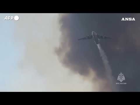 Serbia in fiamme, aereo russo in azione contro gli incendi boschivi