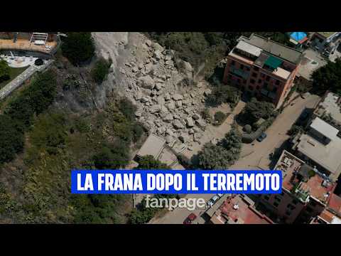 Le devastanti immagini della frana che ha colpito Pozzuoli dopo il terremoto viste dal drone
